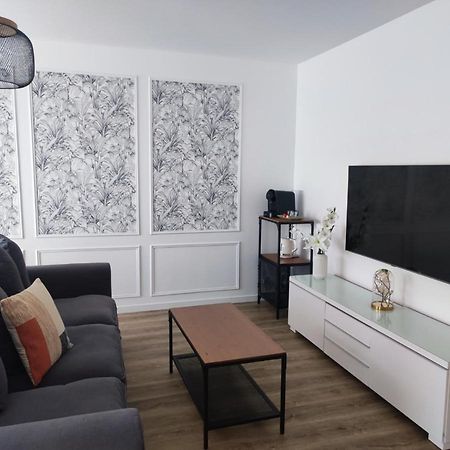 Proche De Paris T3 Tout Confort Courcouronnes Exterior foto